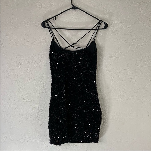 Lucy In The Sky Briar Sequin Bodycon Dress in Black - Picture 6 of 10